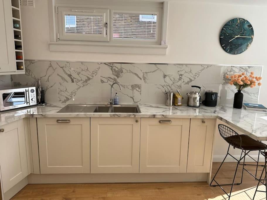 Stylish, Smart & Fun 4 Bed Home Λονδίνο Εξωτερικό φωτογραφία